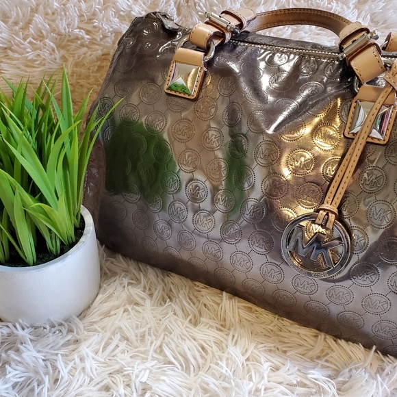 Michael Kors Handbag - Picture 1 of 7